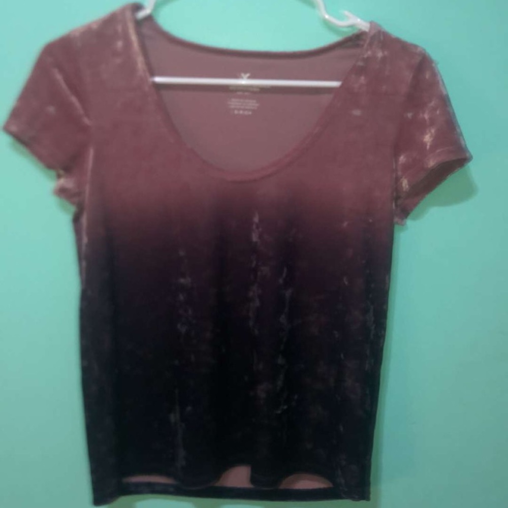 American Eagle Tee only worn once size small